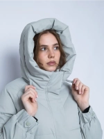 Куртка зимняя удлиненная с капюшоном