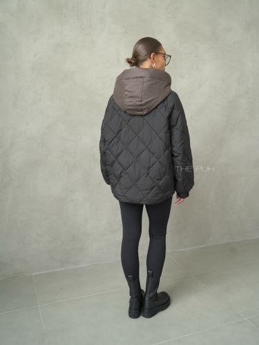 Черно-шоколадная куртка с манишкой