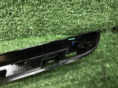 Накладка решетки радиат. Mercedes C w205 18-23 AMG