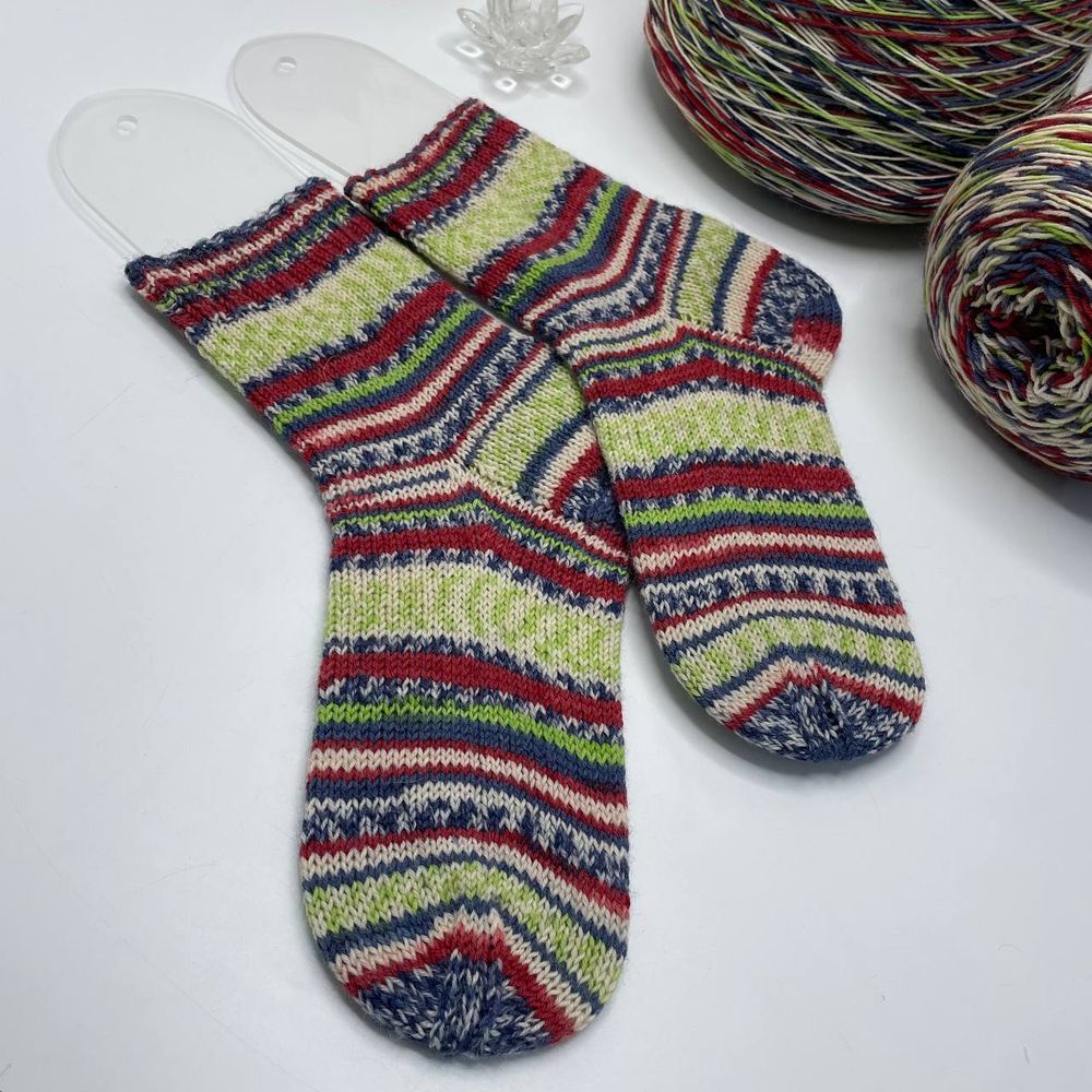 Носочная пряжа D&G YARN 75% меринос супервош 25% полиамид