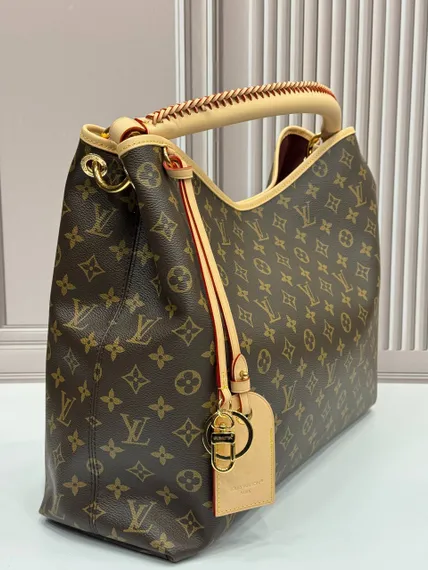 Сумка Louis Vuitton Again