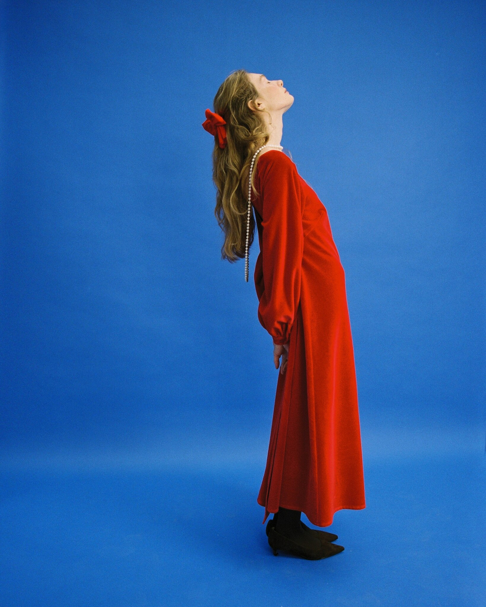 Платье с запахом на спине и длинным рукавом из бархата "Заветное желание"