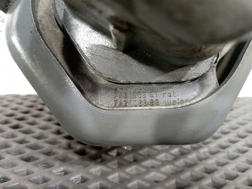 Подушка двигателя задняя