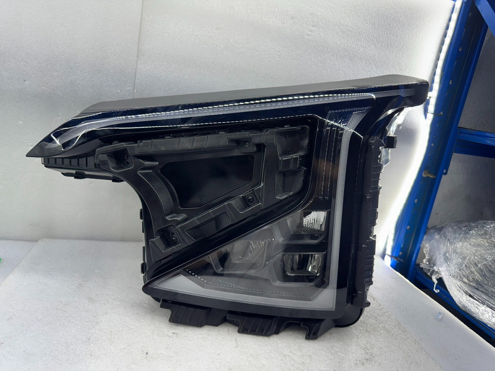Оригинальная LED фара на Kia EV5 (левая/правая)