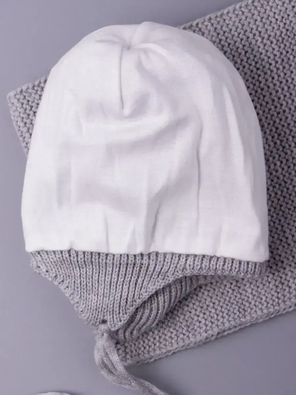 Шапка для девочки осенняя вязаная и снуд