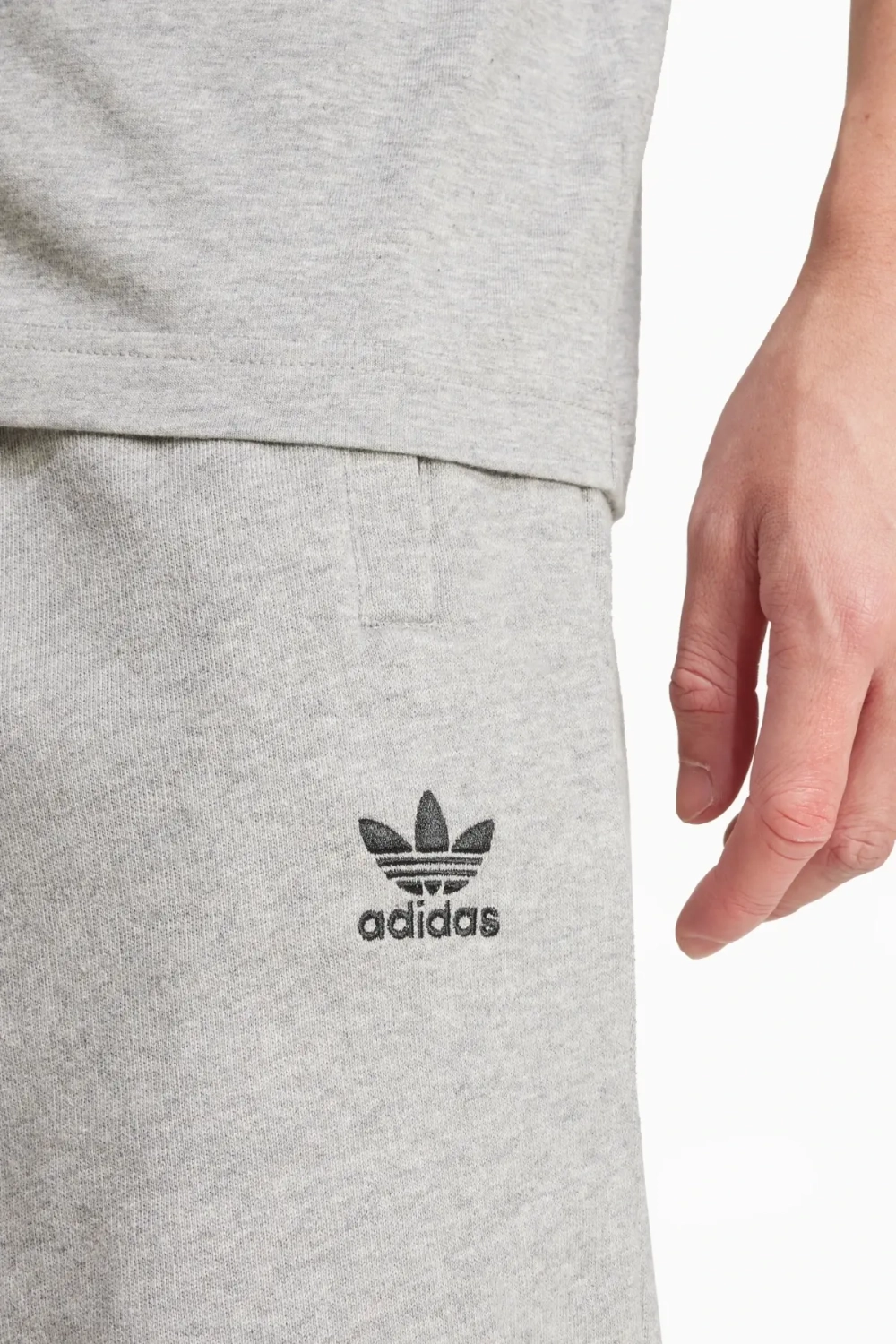 Шорты adidas Essentials Trefoil - серый