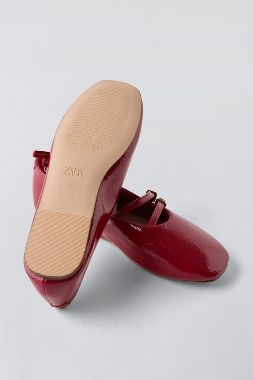 ZARA ЛАКИРОВАННЫЕ БАЛЕТКИ, КРАСНЫЙ