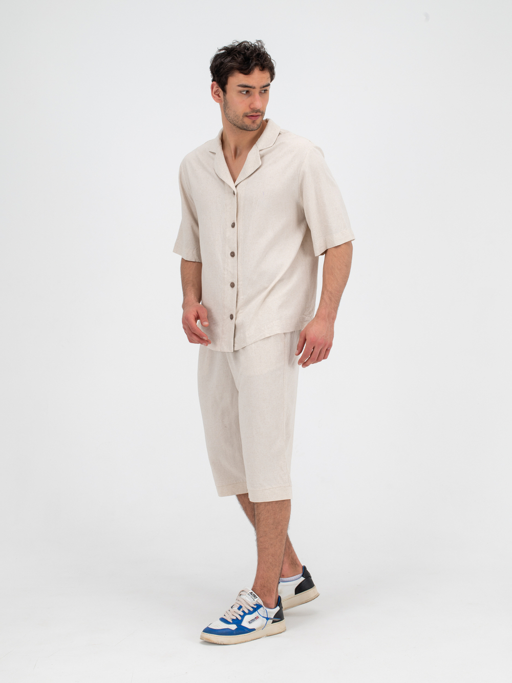 Костюм льняной с шортами. Песочный