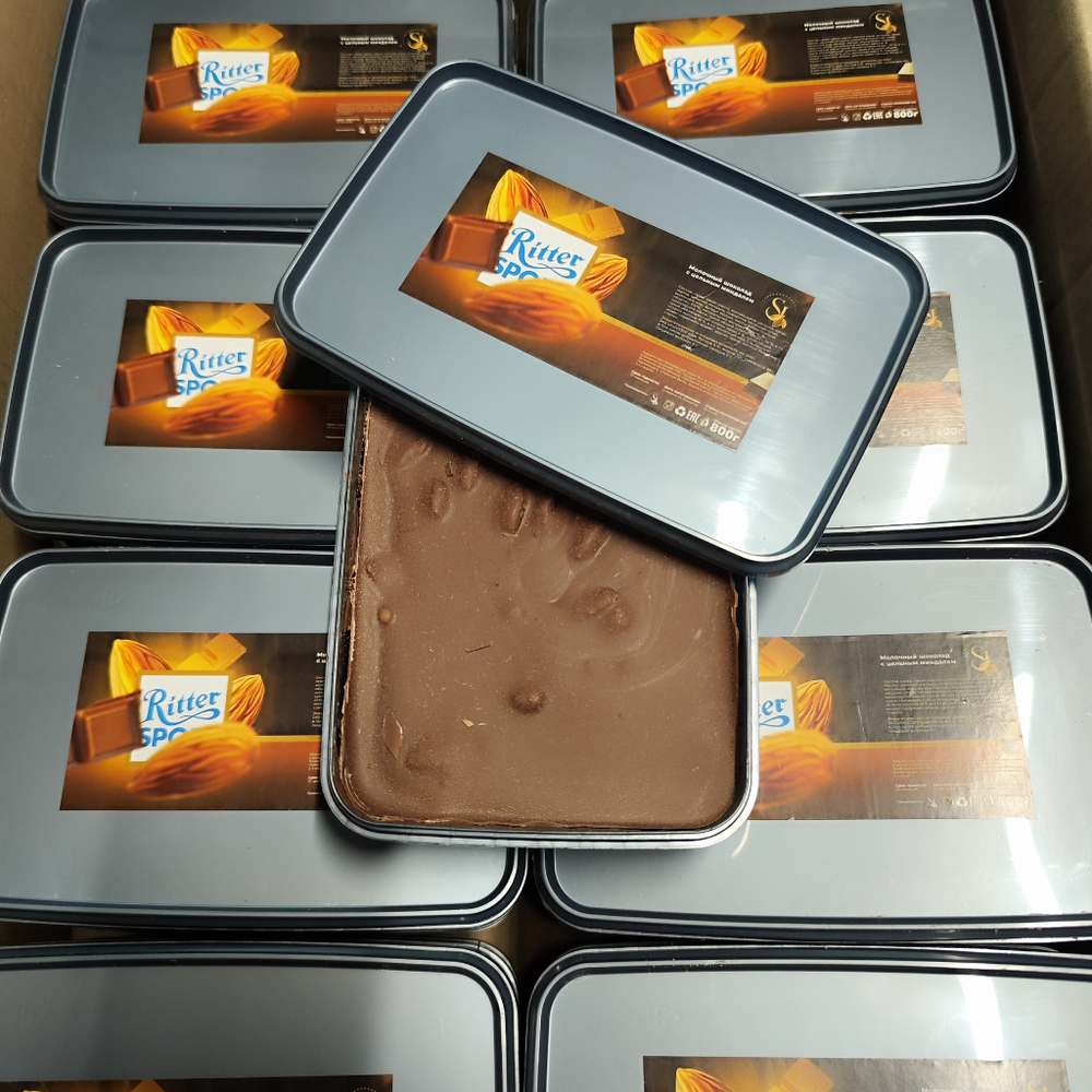 Молочный с цельным миндалем ПРЕМИУМ 800 гр