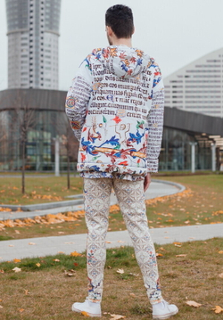 Куртка «Манускрипт», по мотивам готического шрифта и иллюстраций из Бревиария короля Мартина Арагонского