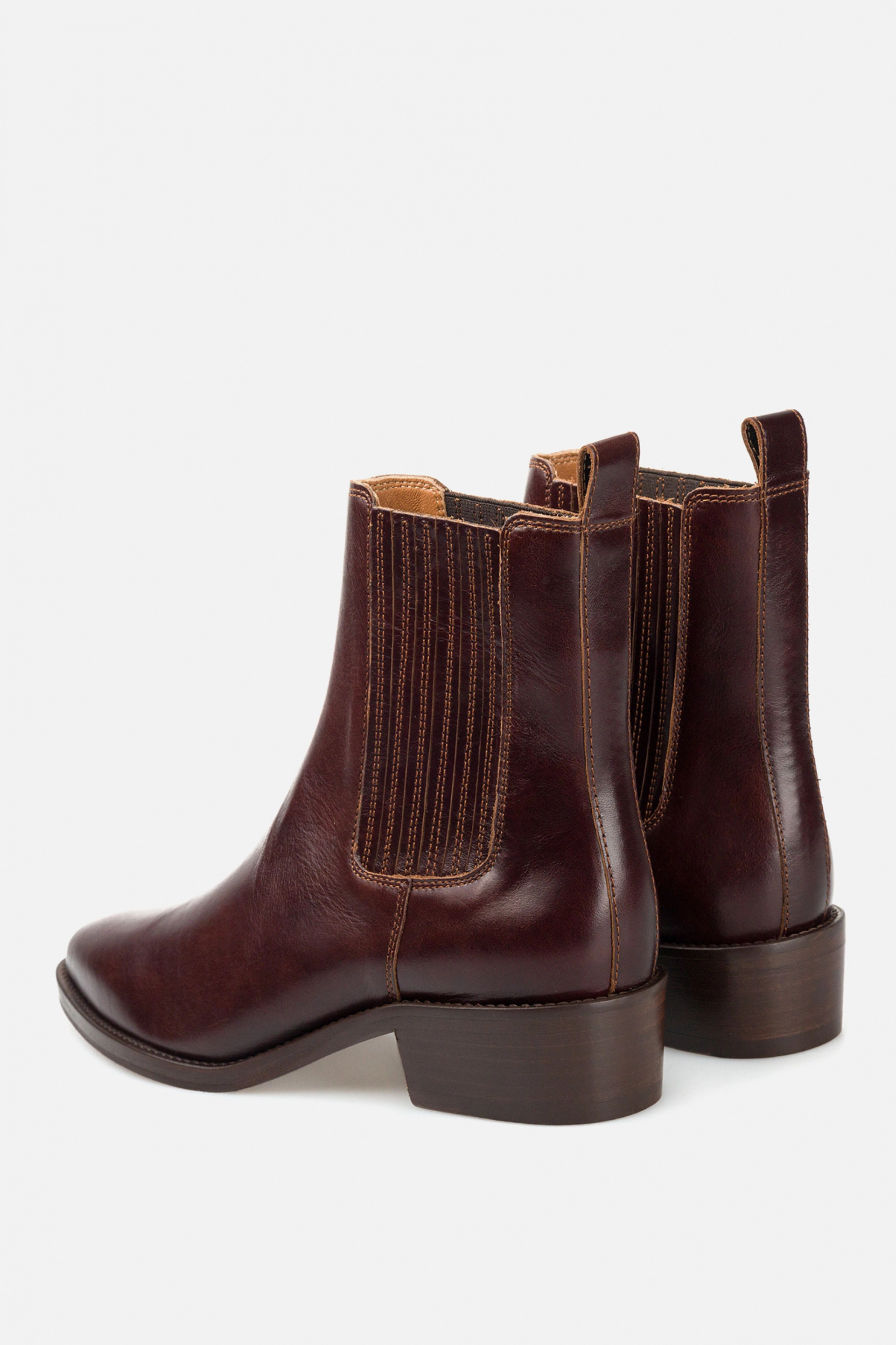 Ботинки на низком каблуке Bobbies Georgia