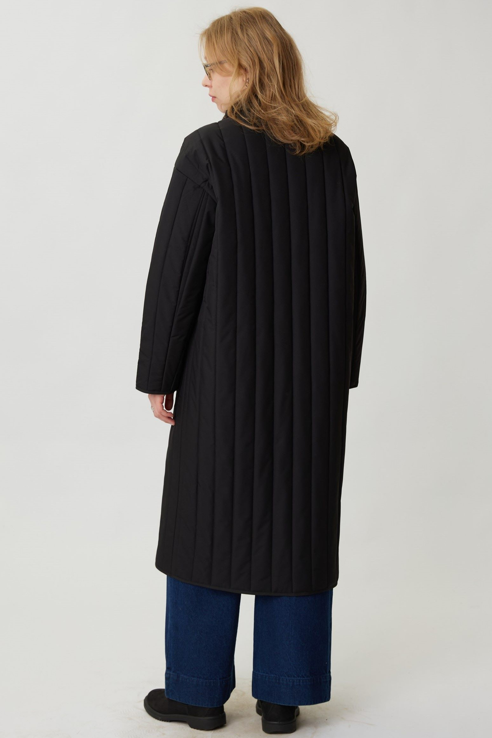 Стеганое пальто черного цвета