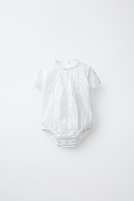 ZARA КОМБИНЕЗОН С ВЫШИВКОЙ, БЕЛЫЙ