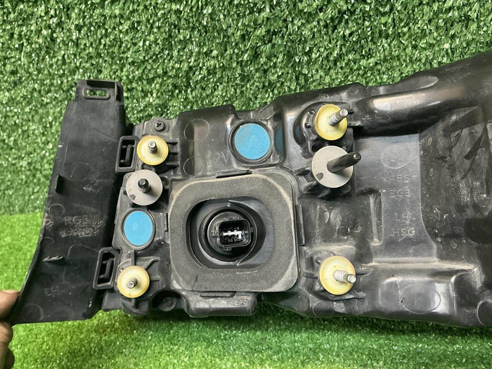 Фонарь левый внешний Genesis G80 2 (2020-2024)