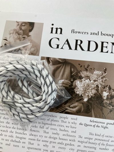 БЕЛЫЙ С ЧЕРНЫМ - Шнурки ЭЛАСТИЧНЫЕ 100см/3,5мм. круглый с фиксатором 2шт (1253 Евгения)