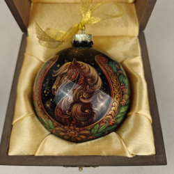Шар новогодний с круговой росписью Палех "Конь с подковой" в футляре