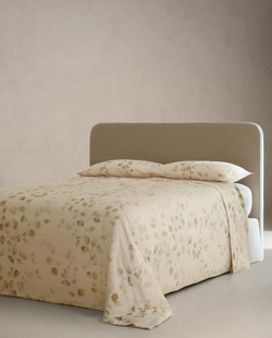 Zara Home - Простыня из атласа с принтом листьев, экрю, 210x280 см