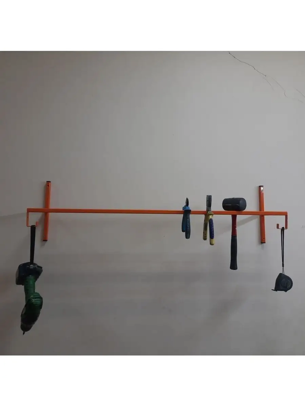 Крючок-полкодержатель настенный