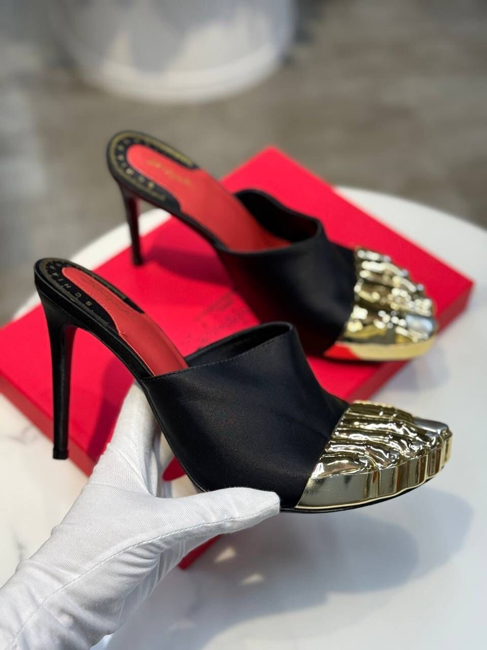 Босоножки Schiaparelli