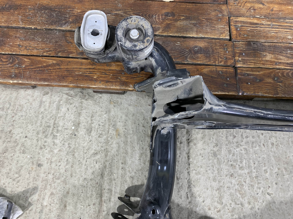 Подрамник задний Volkswagen Touareg 3 18-нв Б/У Оригинал 4M0500025