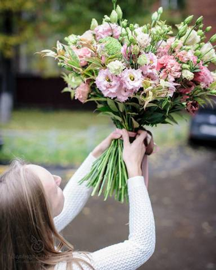 Букет из лизиантусов