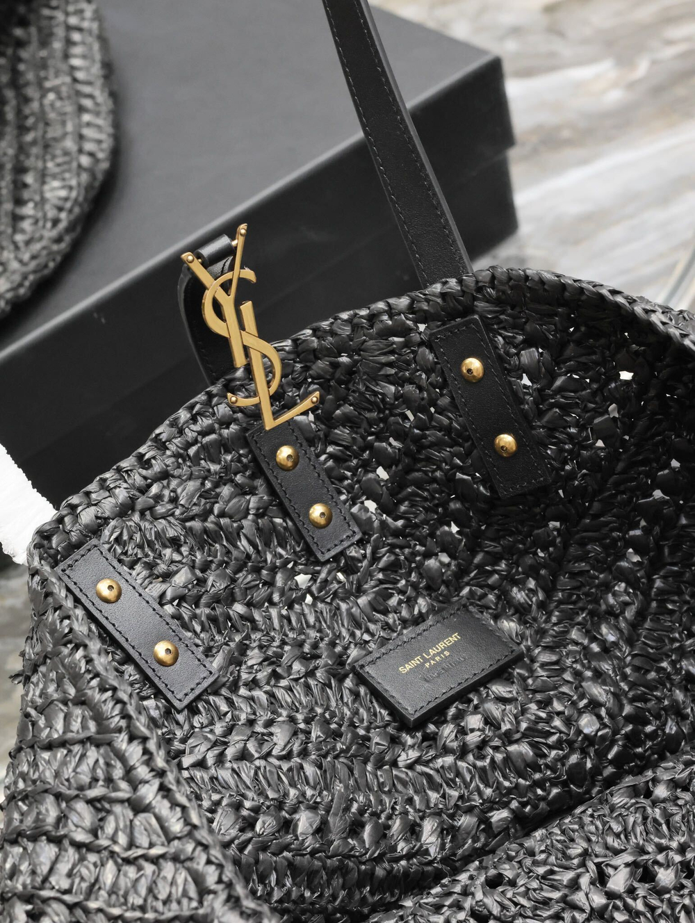 Saint Laurent Panier Medium in Raffia
