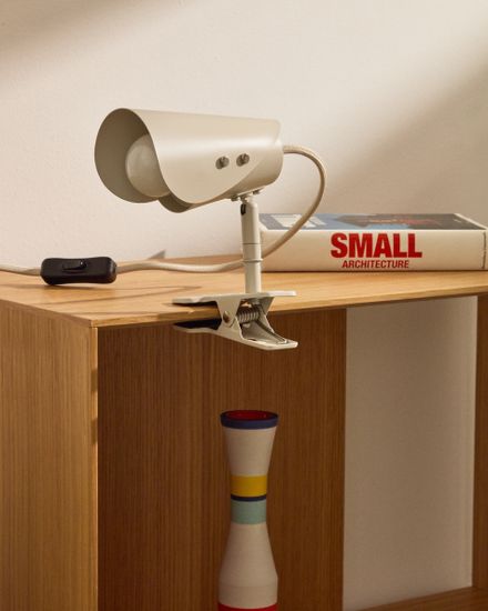 Маленькая настольная лампа Jula с зажимом из серого металла