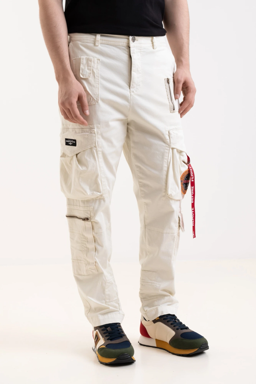 Брюки карго муж. AERONAUTICA 1582 молочный красная лента на кармане