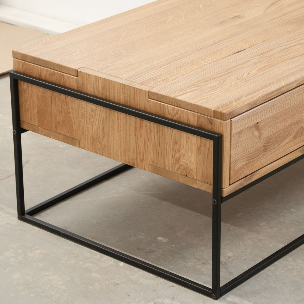 Журнальный столик 110х65 см G+K с ящиком из массива дикого дуба в стиле лофт