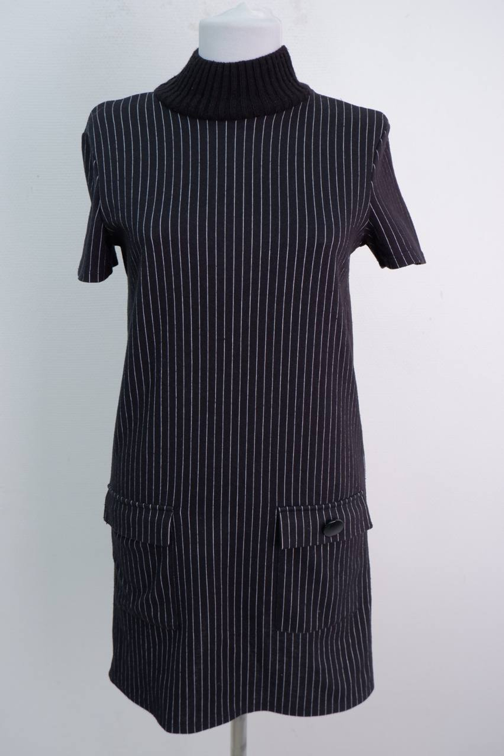 Платье Zara в полоску 44 размер