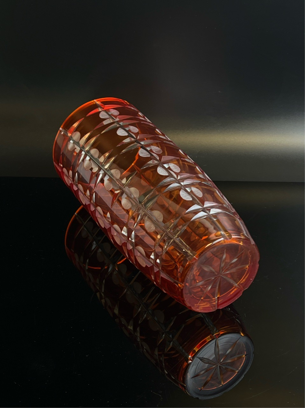 Ваза "Подарочная" цветное оранжево-красное стекло, геометрический декор, автор Новиков А.И, 20 см, завод "Красный май", винтаж СССР 1950-1990 гг