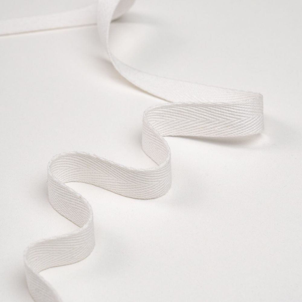 Киперная лента/Лента 100% хл/К2014 - 15мм молочный Киперная лента/Лента 100% хл/К2014 - 15мм молочный