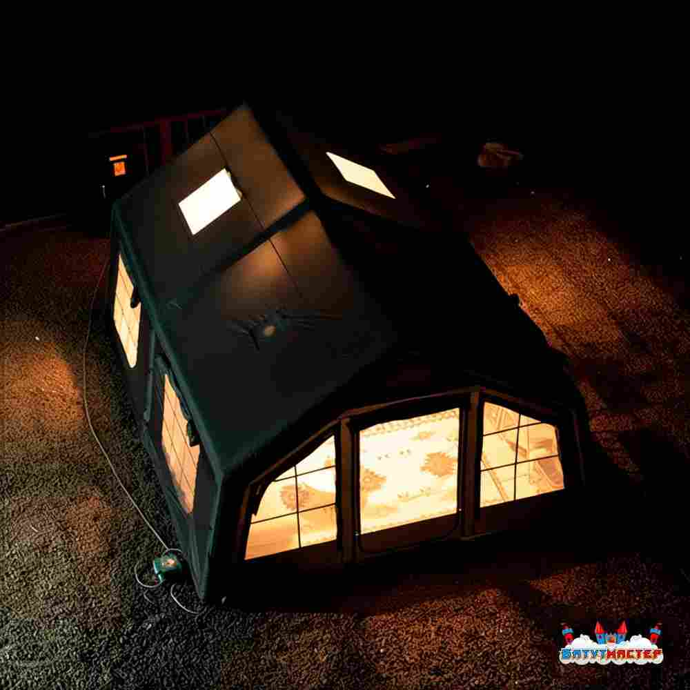 Пневмокаркасная всесезонная палатка «Тёплая Искра» 3,6×4,8×2,2 м — с печкой, из ПВХ, чёрная