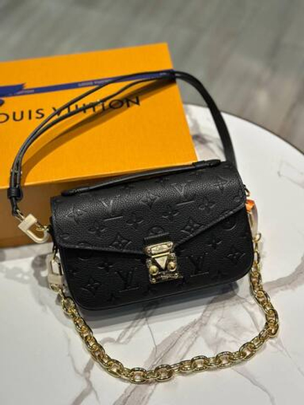 Сумка Louis Vuitton