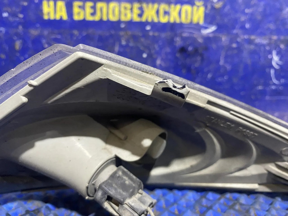 Габарит правый MAZDA PREMACY 2001