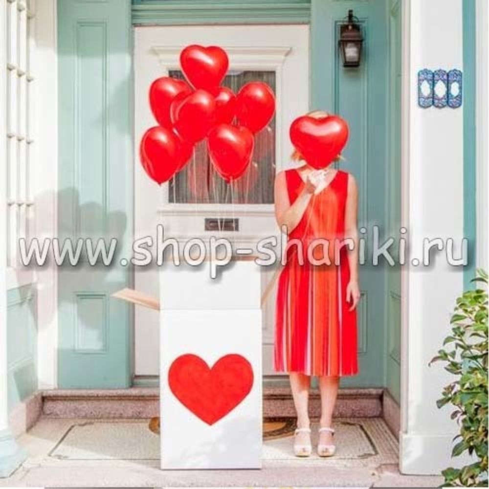 коробка с шариками сердечками