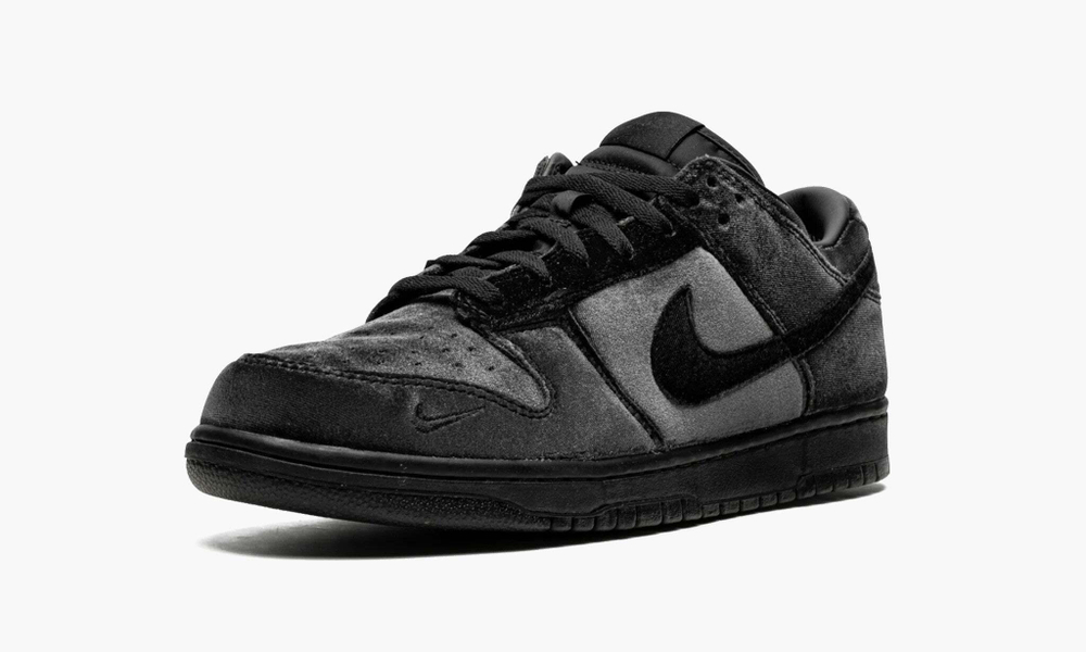 Dunk Low "Dover Street Market - Triple Black Velvet"