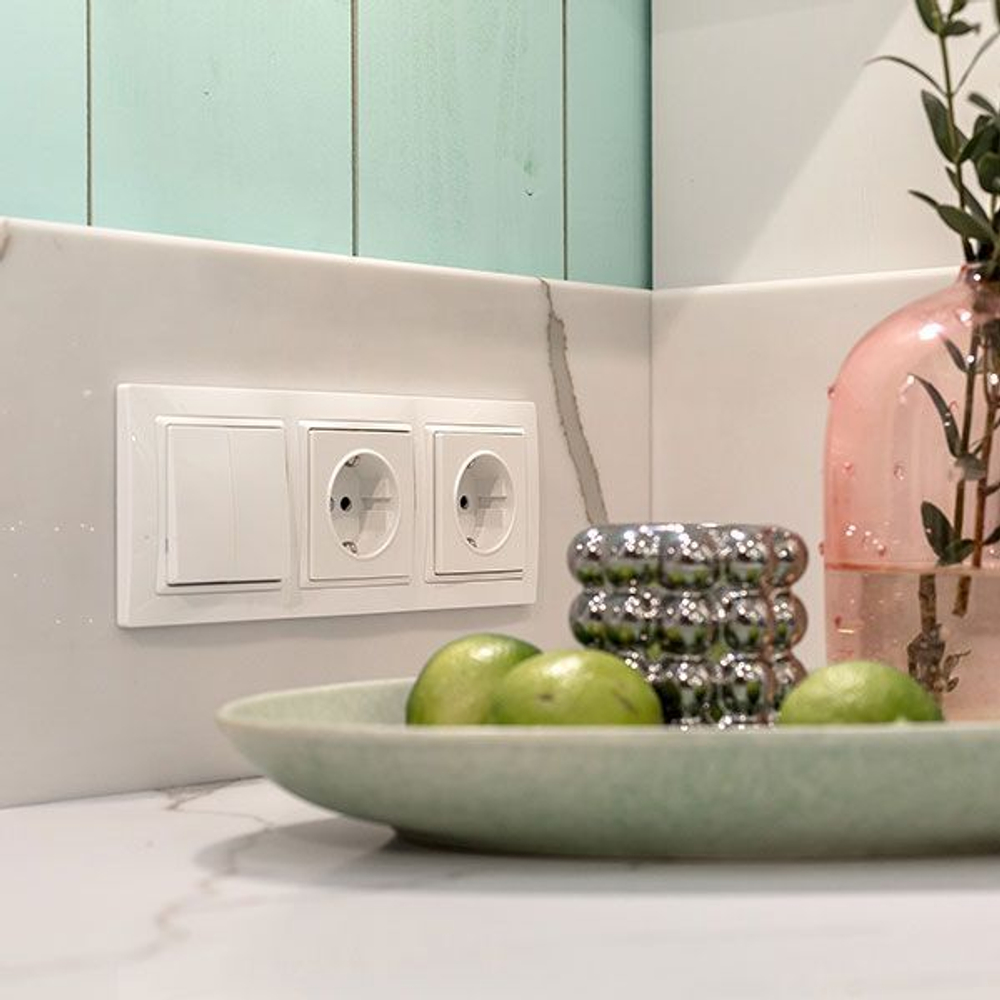 Рамка на 3 поста Snabb basic (белый)