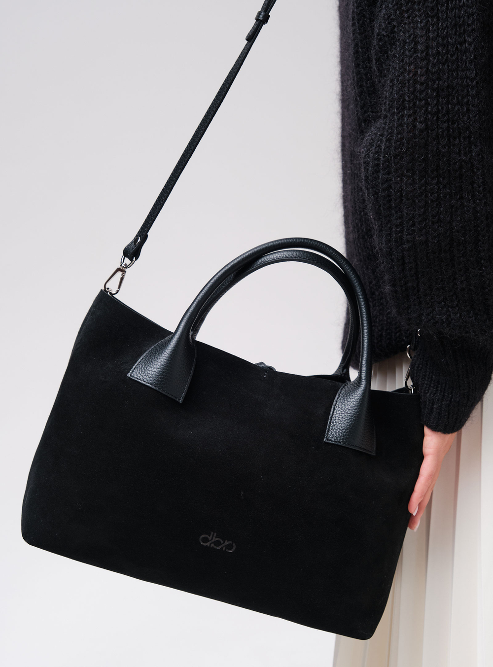 Замшевая сумка Iris DBR 31372 черный велюр