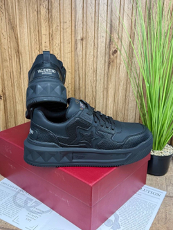 Кроссовки Valentino
