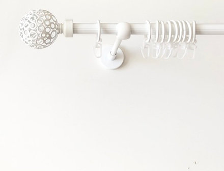 Карниз кованый рифленый "Шар ажурный Ост" d 16 однорядный, цвет белый