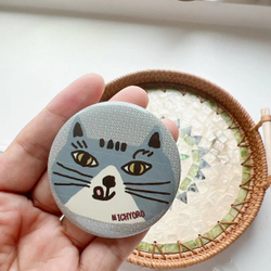Значок металлический с кошкой MICHYORO, диам. 5,8 см, 7687-9, KUSUGURU
