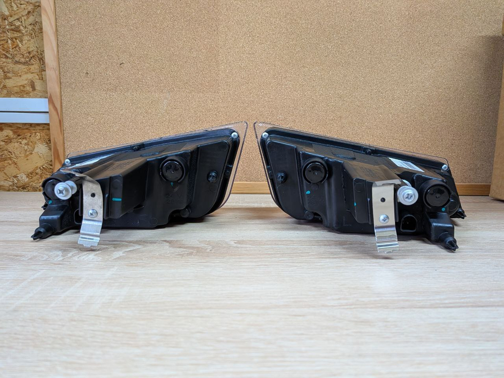 Фара противотуманная Volvo FH3 FM3 LED комплект