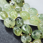 Пренит природный, крупная галтовка, 12-15 мм, камни овалы, штучно.