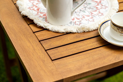 Кофейная группа из акации КАРО с высокими стульями