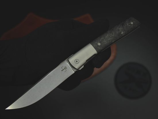 Складной нож Boker 01BO613 Urban Trapper Premium CF c клинком из стали Böhler M390 Microclean®, рукоять титан / карбон