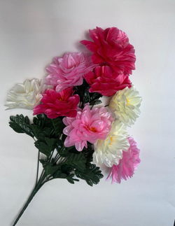 Букет разноцветных георгин