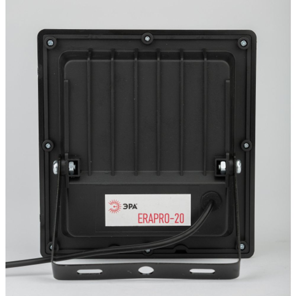 Прожектор ЭРА ERAPRO-20 светодиодный уличный 20 Вт 360 Лм 5000K IP65 на солнечной батарее с датчиком движения ПДУ | Уличное освещение на солнечных батареях