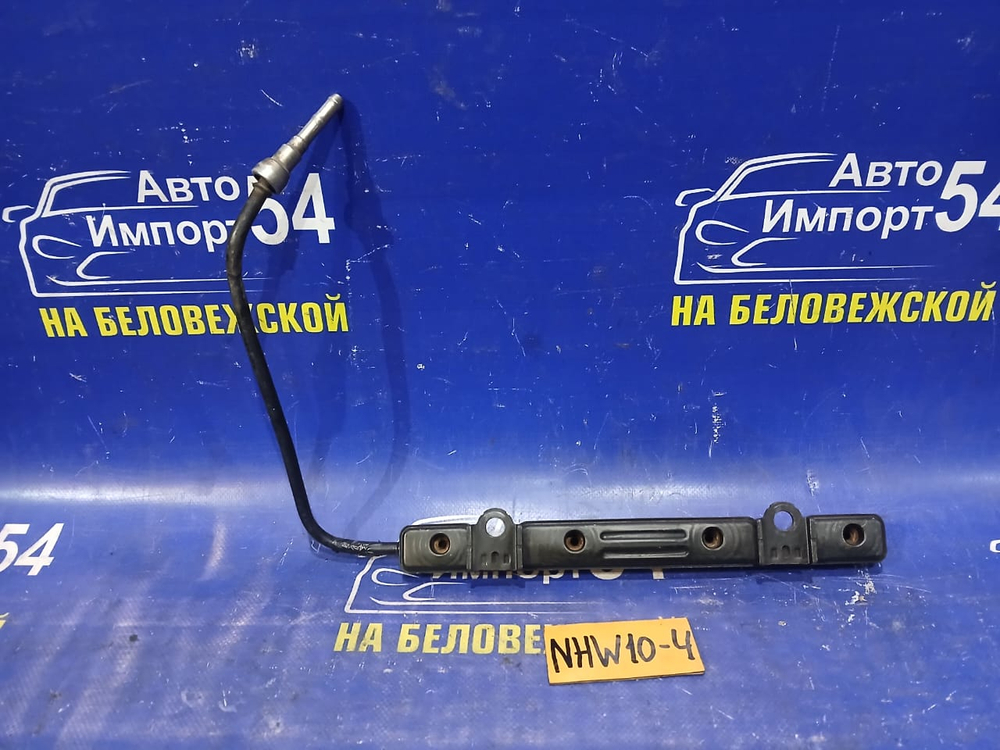 Топливная рейка TOYOTA PRIUS 1998