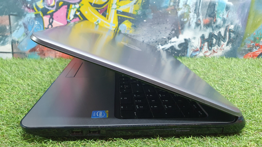 Ноутбук HP  Celeron/2Gb/HDD 500Gb/15-r272ur [m1l59ea]/Windows 10